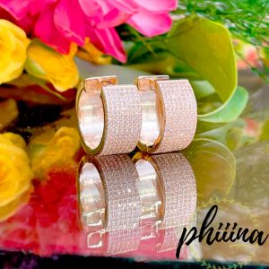 BRINCO ARGOLA LARGA COM ZIRCÔNIA BRANCA
